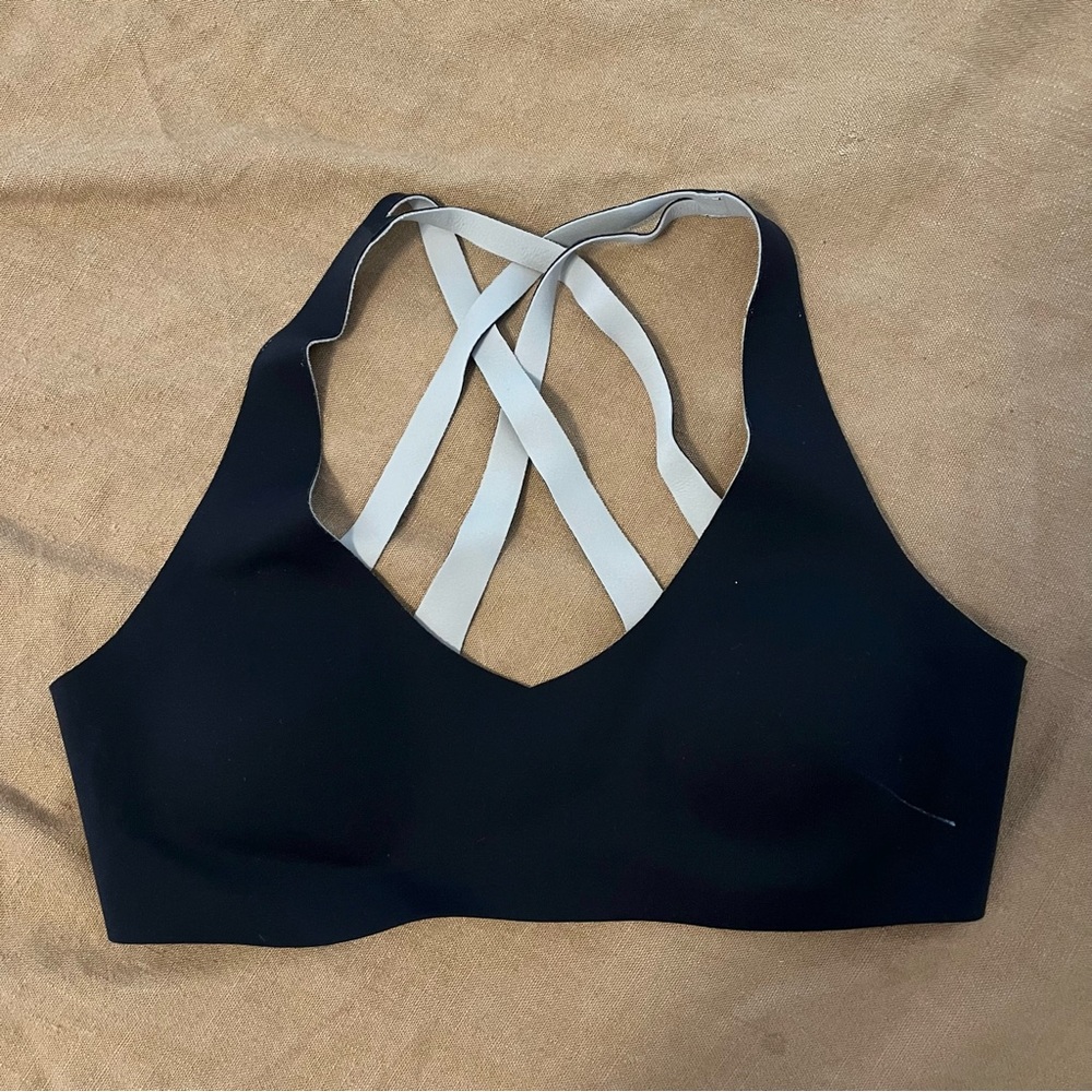 Lululemon Light Strides sports bra